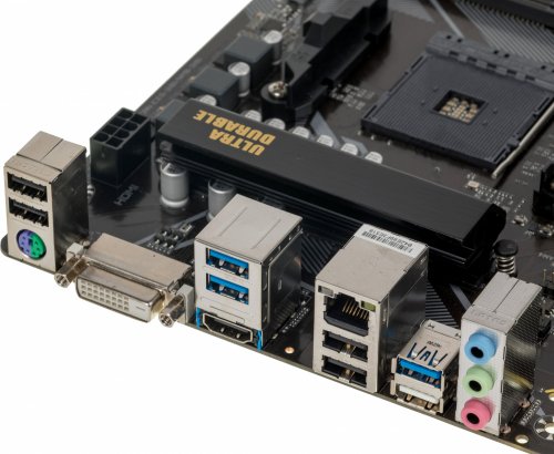 Материнская плата Gigabyte B550M DS3H Soc-AM4 AMD B550 4xDDR4 mATX AC`97 8ch(7.1) GbLAN RAID+DVI+HDM фото 4